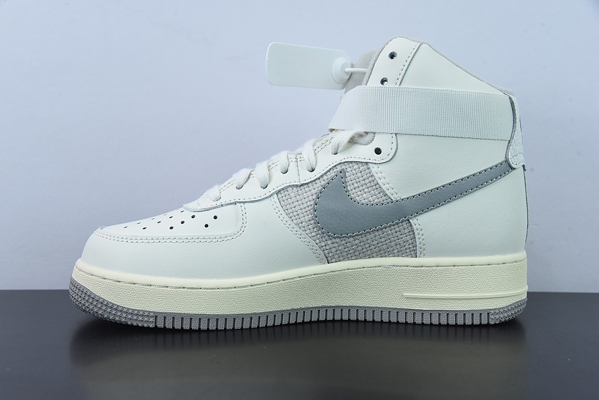 Nike Air Force 1 High 07 "Vintage Sail" 复古乳白高帮男子篮球鞋 货号:DM0209 100