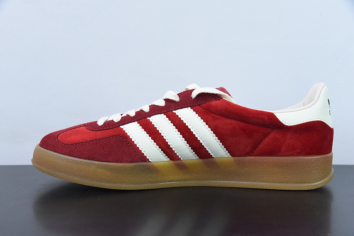 古驰Gucci x 德国运动品牌阿迪达斯Adidas Originals Gazelle"Esquisite Gucci"羚羊系列红色天鹅绒