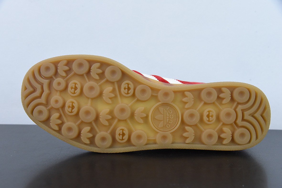 古驰Gucci x 德国运动品牌阿迪达斯Adidas Originals Gazelle"Esquisite Gucci"羚羊系列红色天鹅绒
