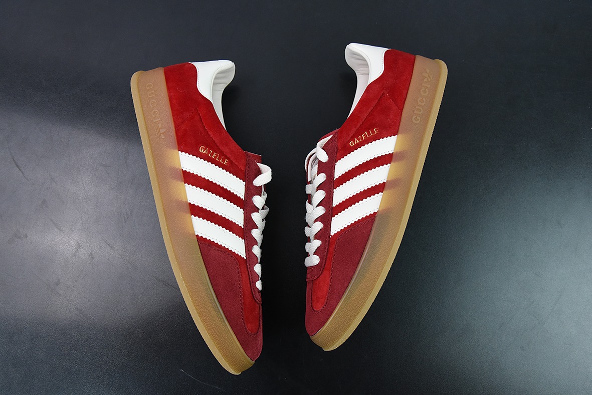 古驰Gucci x 德国运动品牌阿迪达斯Adidas Originals Gazelle"Esquisite Gucci"羚羊系列红色天鹅绒