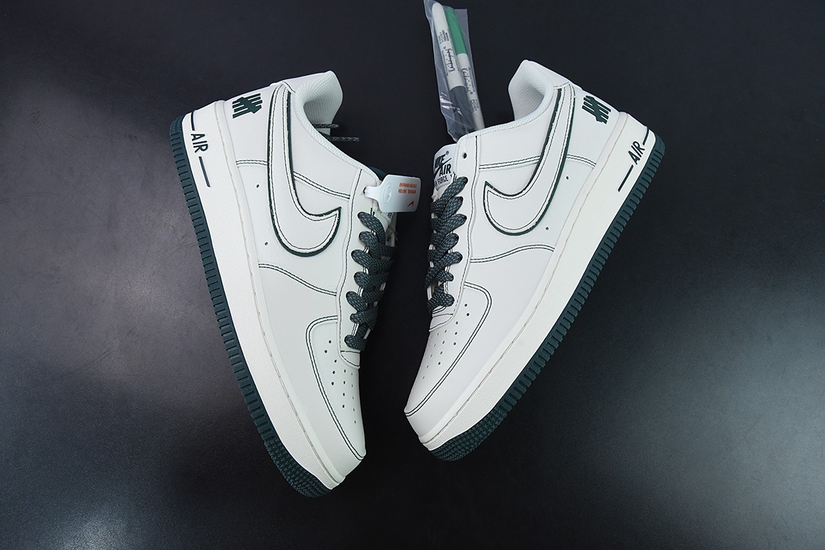 Undefeated x Nike Air Force 1 Low 米绿色 空军一号低帮货号:UN3699-066