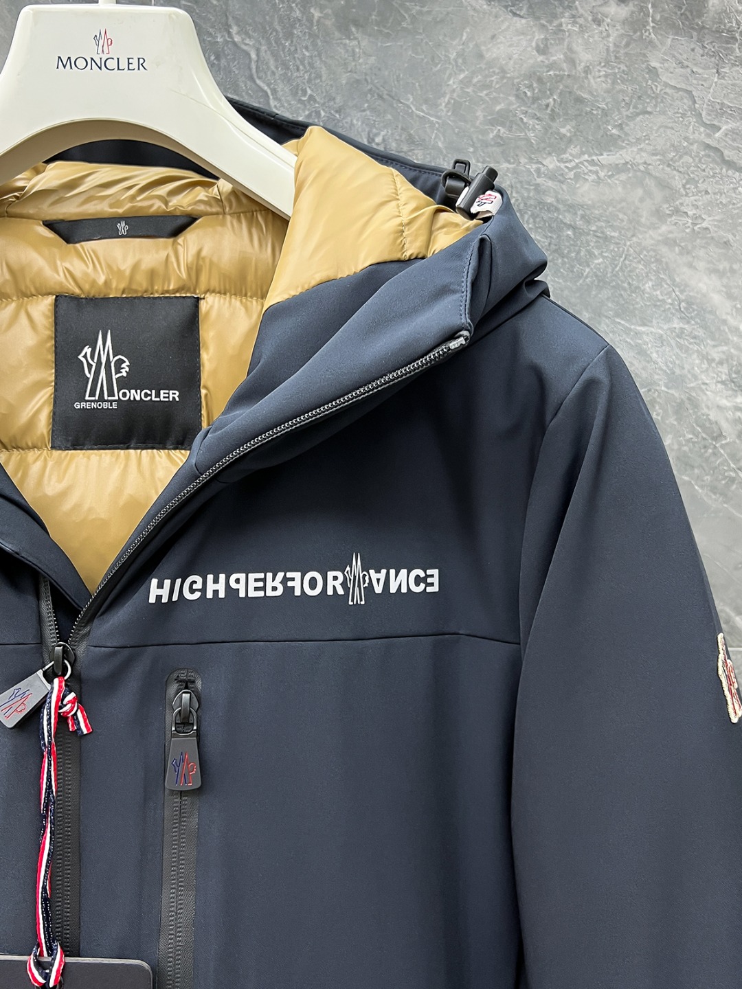 2022秋冬Mon*ler Grenble压胶滑雪羽绒服