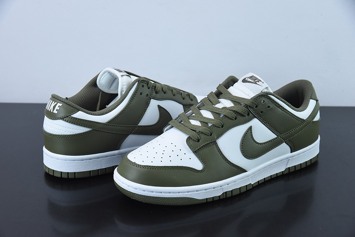 Nike Dunk Low “Medium Olive” 白橄榄绿低帮休闲板鞋  货号：DD1503-120