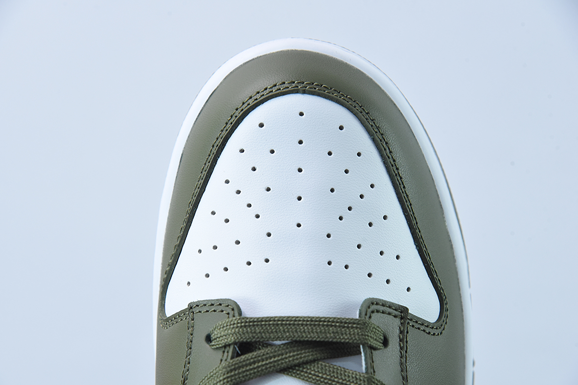 Nike Dunk Low “Medium Olive” 白橄榄绿低帮休闲板鞋  货号：DD1503-120