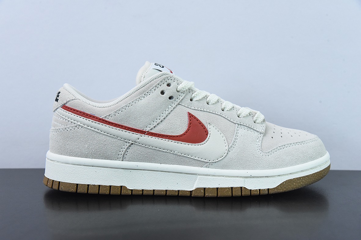 Nike SB Dunk Low 灰白红 双层Swoosh低帮休闲运动鞋  货号： DO9457-100