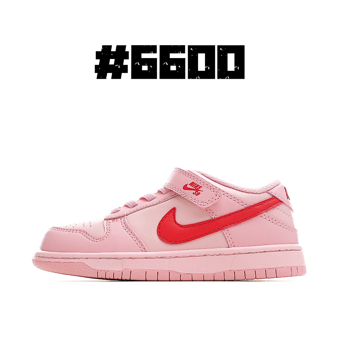 图片[9]-🈴集合图 NIKE SB 低帮儿童板鞋 Nike Dunk Low运动童鞋现携耐穿皮革、经典鞋型和出众质感强势回归，迎接新生代之爱。这款经典运动鞋款采用优质皮革鞋面，塑就出众外观和非凡脚感，彰显80年代风范，现代鞋类技术令舒适体验跃升至全新境界。诞生于1985 年的Dunk凭借其独特学院配色风靡一时，就此掀起时尚风潮，并最终席卷全球，成为历久不衰的经典之作。 尺码：24-37-选品中心