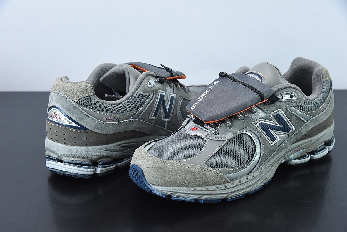 New Balance 新百伦M2002RVA 复古跑鞋/口袋 灰银 2022最款