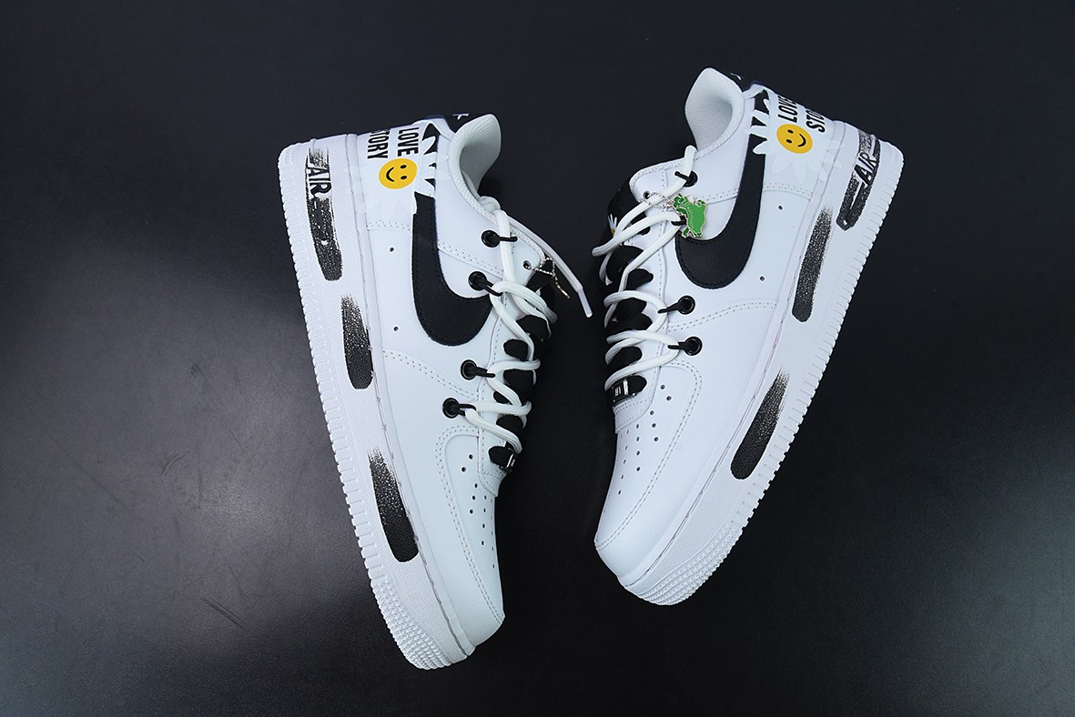 Nike Air Force 1 Low 笑脸绑带创意定制空军一号低帮运动休闲板鞋 货号:CW2288-111
