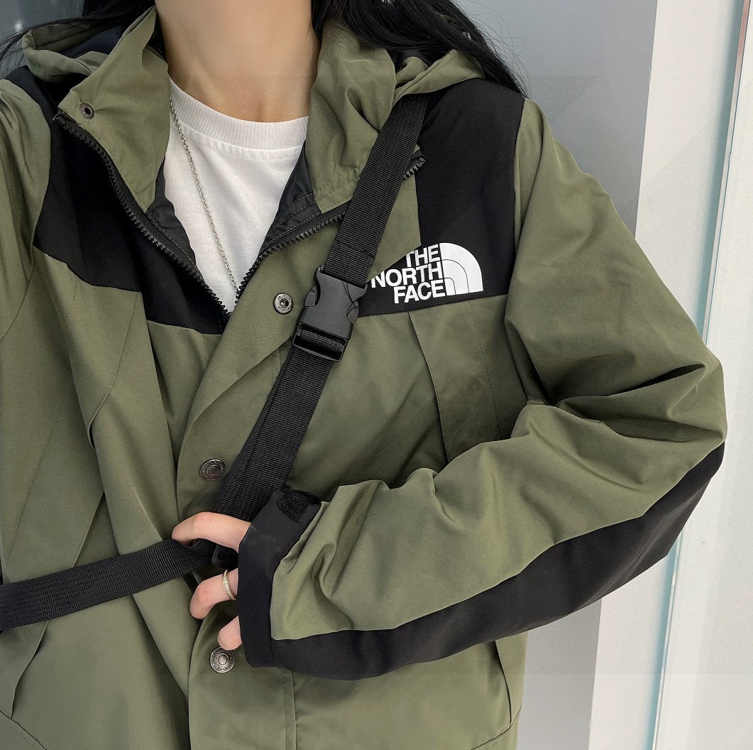 180 TheNorthFace北面拼色连帽款 冲锋衣夹克外套