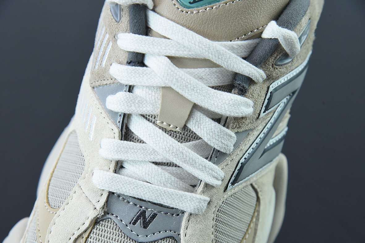 M.Joe Freshgoods x New Balance NB9060 浅灰色男女同款运动鞋 U9060MAC