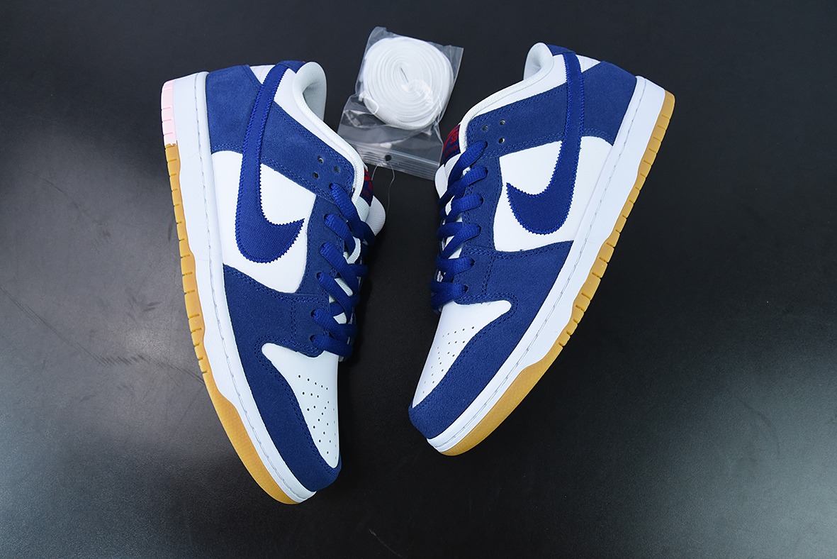 Nike SB Dunk Low PRO PRM 白蓝 洛杉矶道奇低帮男士运动板鞋 货号:DO9395 400