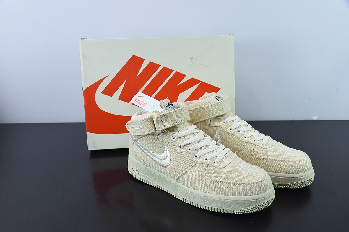Nike Air Force 1 MID STUSSY 斯图西联名男女同款高帮鞋 货号：DJ7841 200