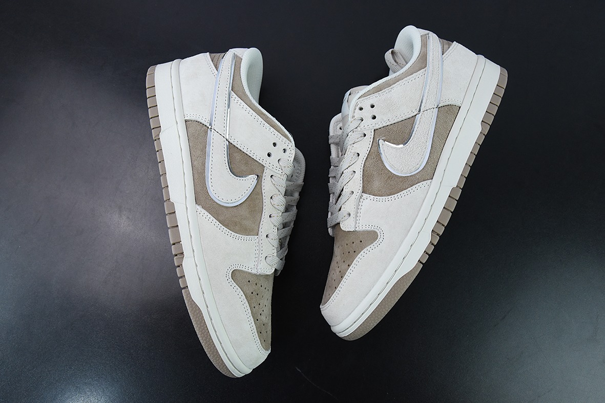 Otomo Katsuhiro x NK SB Dunk Low "Steamboy OST" 大友克洋 麂皮浅灰银货号:FF0918 011