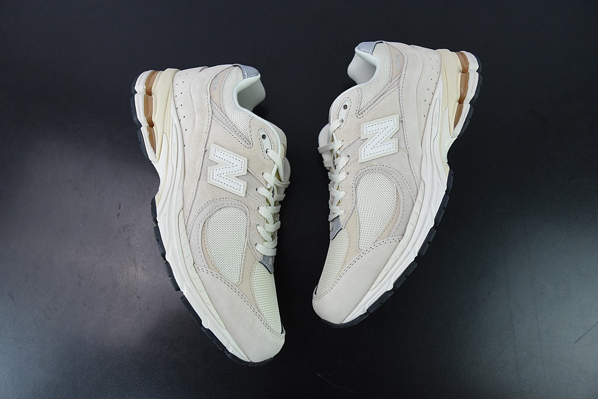New Balance Refined Future 米灰色 2002系列 复古休闲跑步鞋 纯原版本货号: M2002RCC