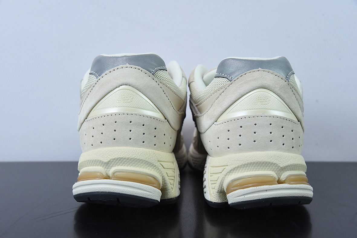 New Balance Refined Future 米灰色 2002系列 复古休闲跑步鞋 纯原版本货号: M2002RCC