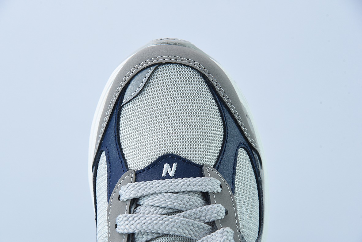 Thisisneverthat x New Balance 2002R 复古休闲运动鞋 M2002RTH
