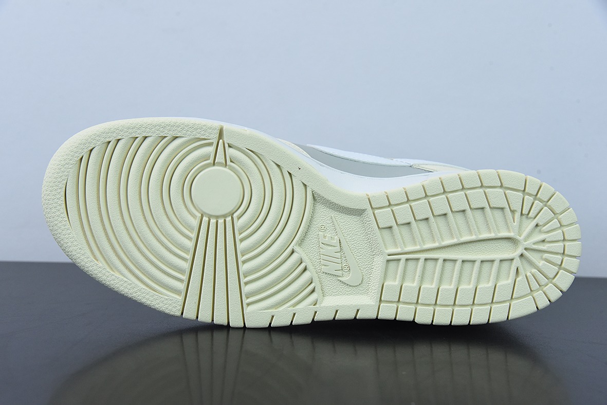 Nike Dunk Low 定制配色 耐克低帮休闲板鞋 货号：DD8052-112