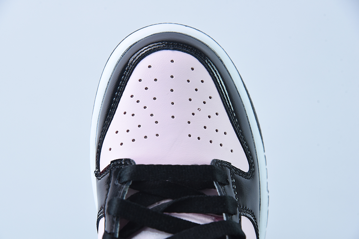 NK SB Dunk Low ESS "Pink Black"黑粉漆皮低帮休闲板鞋 货号：DJ9955-600