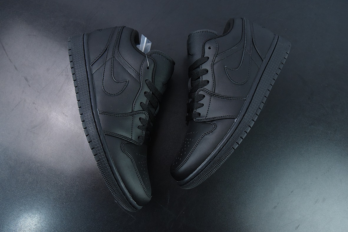 Air Jordan AJ1 Low 低帮系列 纯黑 货号：553558-093