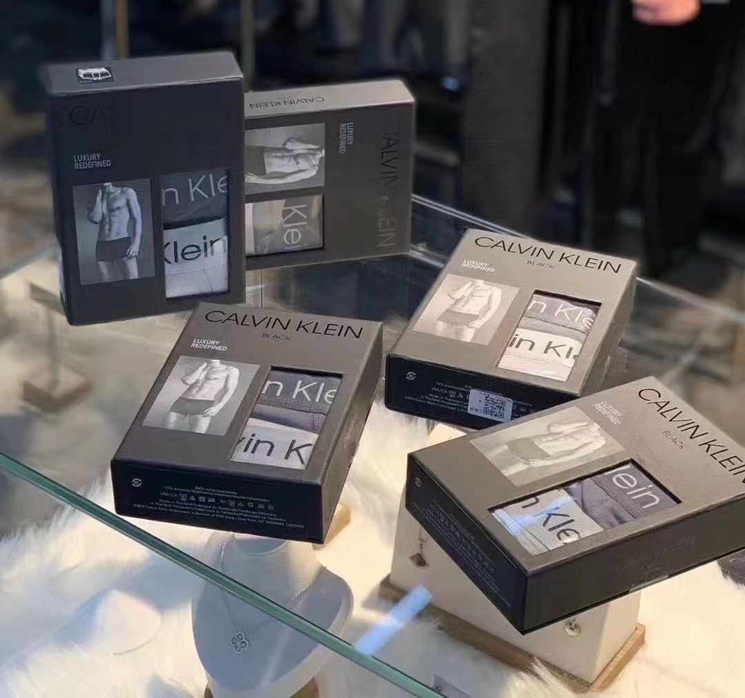 CK莫代尔经典款舒适性，透气性，不掉色，不卡裆不勒腰面料柔软，透气，采用高弹力腰带，不勒腰比较合适秋冬季