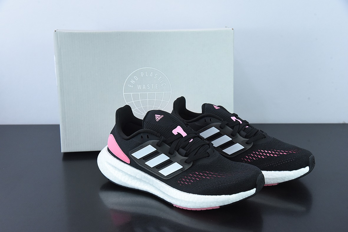 AD  Pureb Boost hd Wnte U MEN 全新配色 UB8.0 黑白粉女士运动鞋 货号：HQ1458