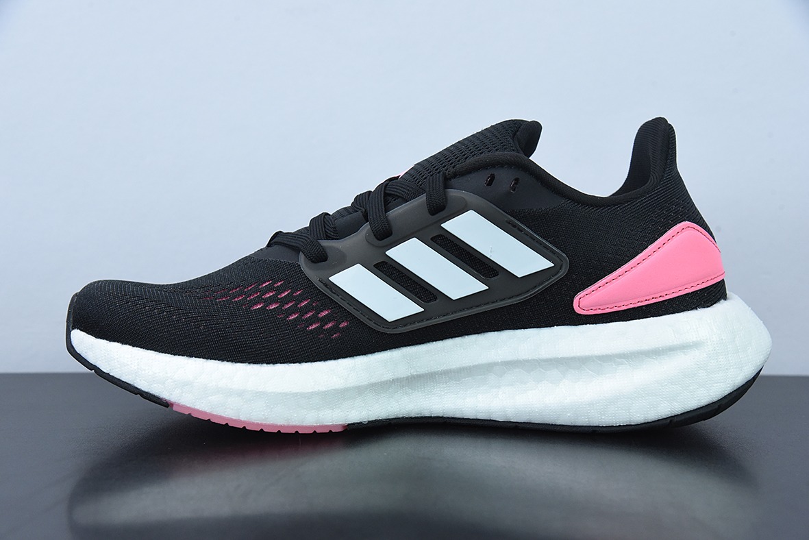 AD  Pureb Boost hd Wnte U MEN 全新配色 UB8.0 黑白粉女士运动鞋 货号：HQ1458