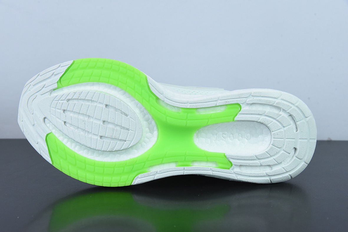 AD PureBOOST 22 爆米花缓震中底跑步鞋 货号：GZ5175