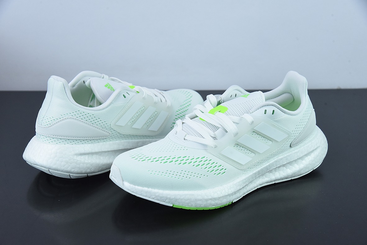 AD PureBOOST 22 爆米花缓震中底跑步鞋 货号：GZ5175