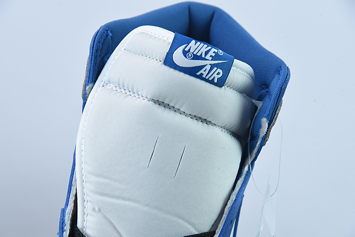 Air Jordan AJ1 Retro High 全新配色 “白灰蓝”高帮男女同款篮球鞋 货号：DZ5485-410