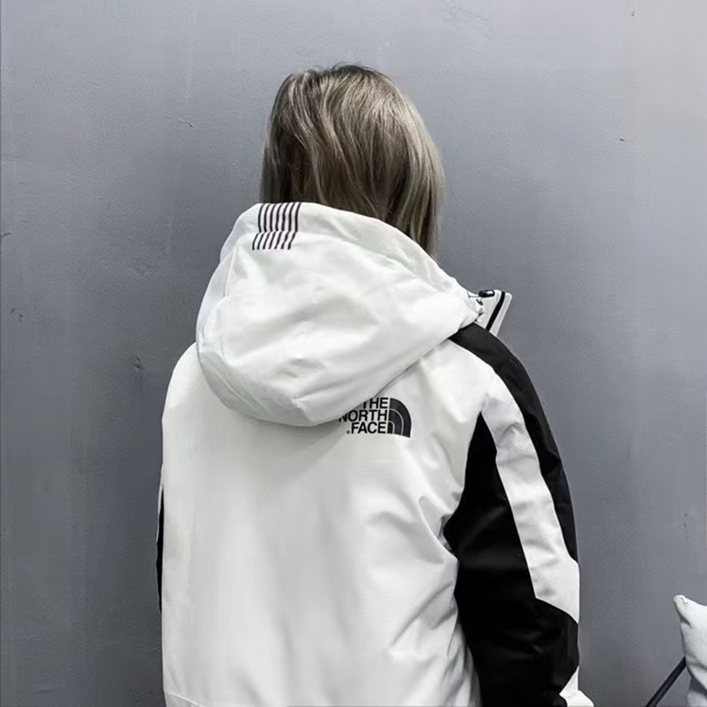 260 （白鸭绒） THE NORTH FACE 北面拼接撞色情侣帅气连帽羽绒服