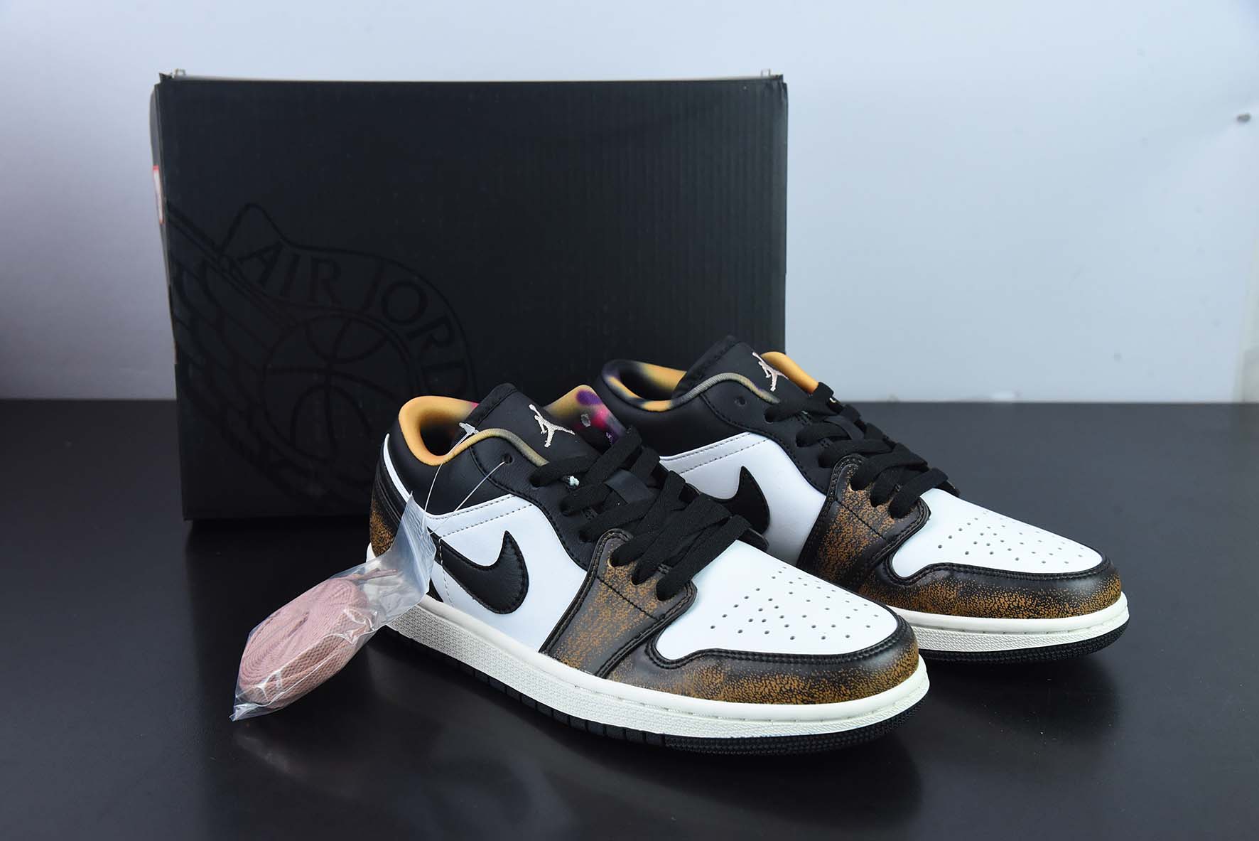 Air Jordan 1 Low "Wear Away" AJ1 乔1磨损做旧 低帮篮球鞋 DQ8422-001