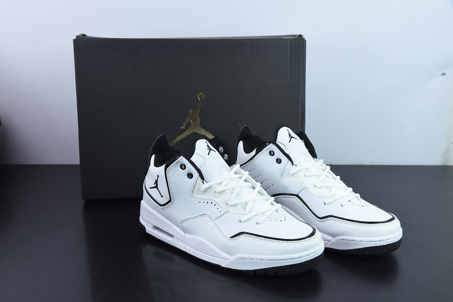 Nike Air Jordan Courtside 23迈克尔·乔丹AJ23代简版中帮复古休闲运动文化篮球鞋货号:AR1000-100