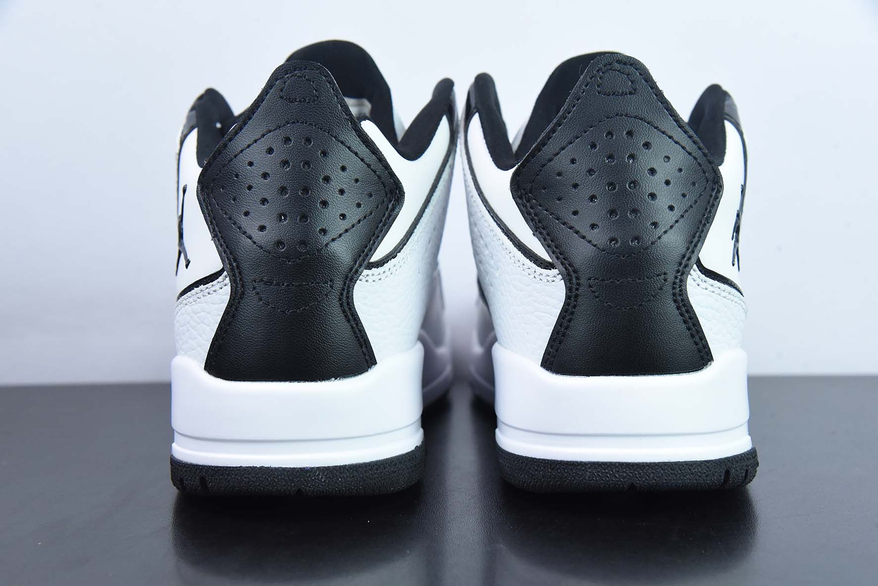 Nike Air Jordan Courtside 23迈克尔·乔丹AJ23代简版中帮复古休闲运动文化篮球鞋货号:AR1000-100