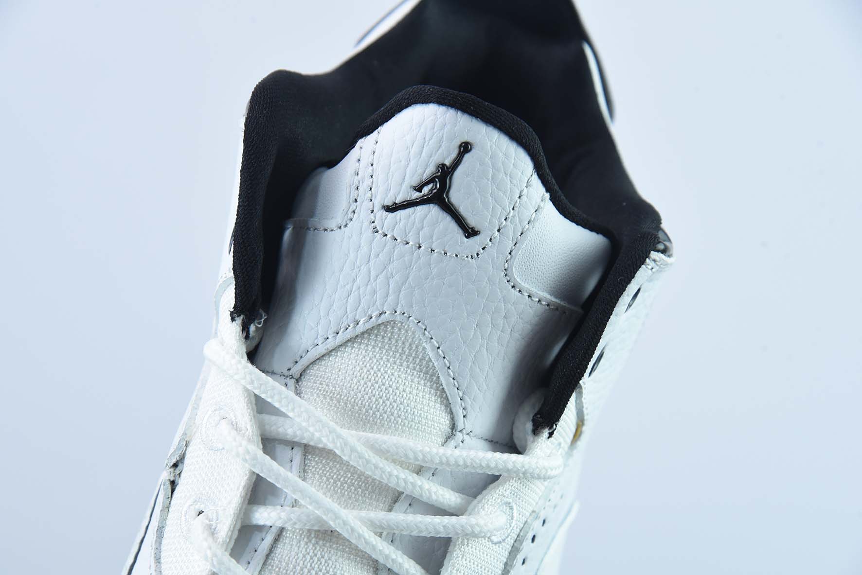 Nike Air Jordan Courtside 23迈克尔·乔丹AJ23代简版中帮复古休闲运动文化篮球鞋货号:AR1000-100