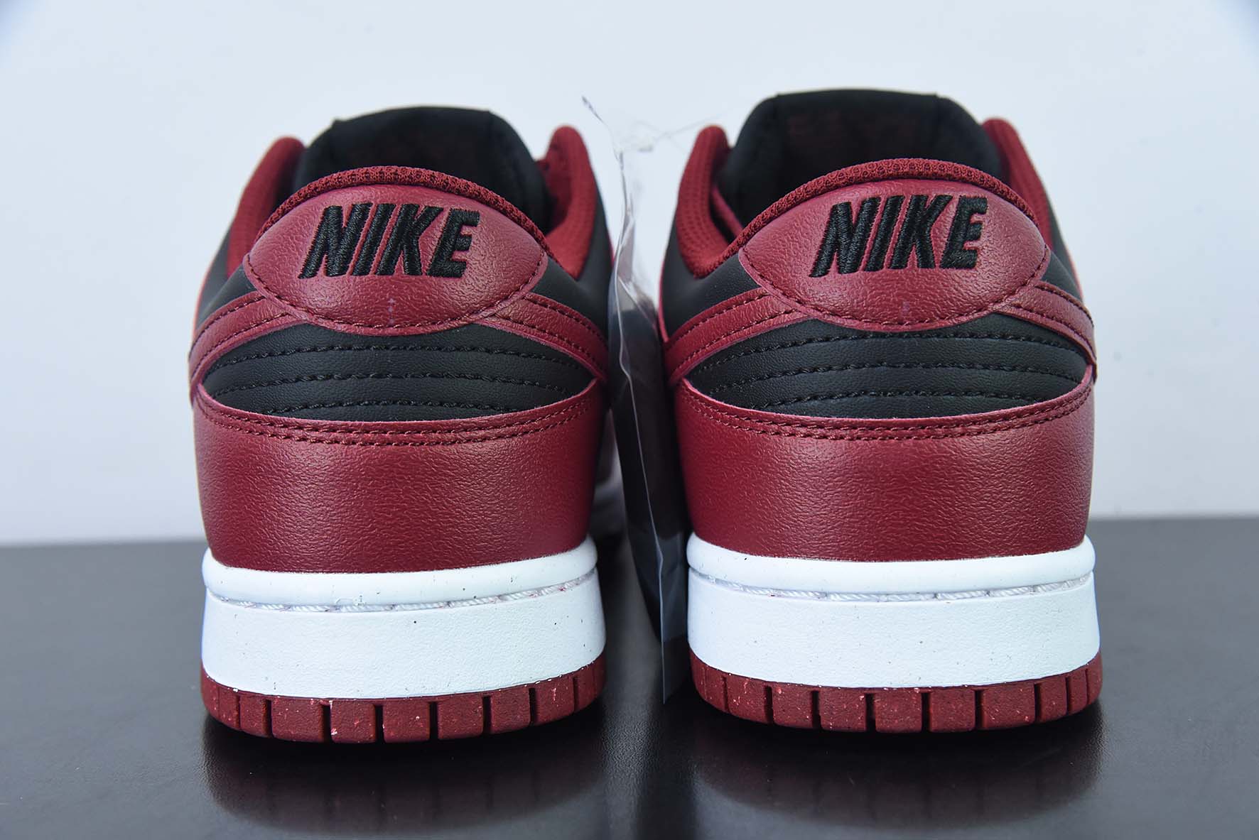 Nike SB Dunk Low NEXT "Gym Red" 黑红低帮休闲板鞋 货号：DN1431-002