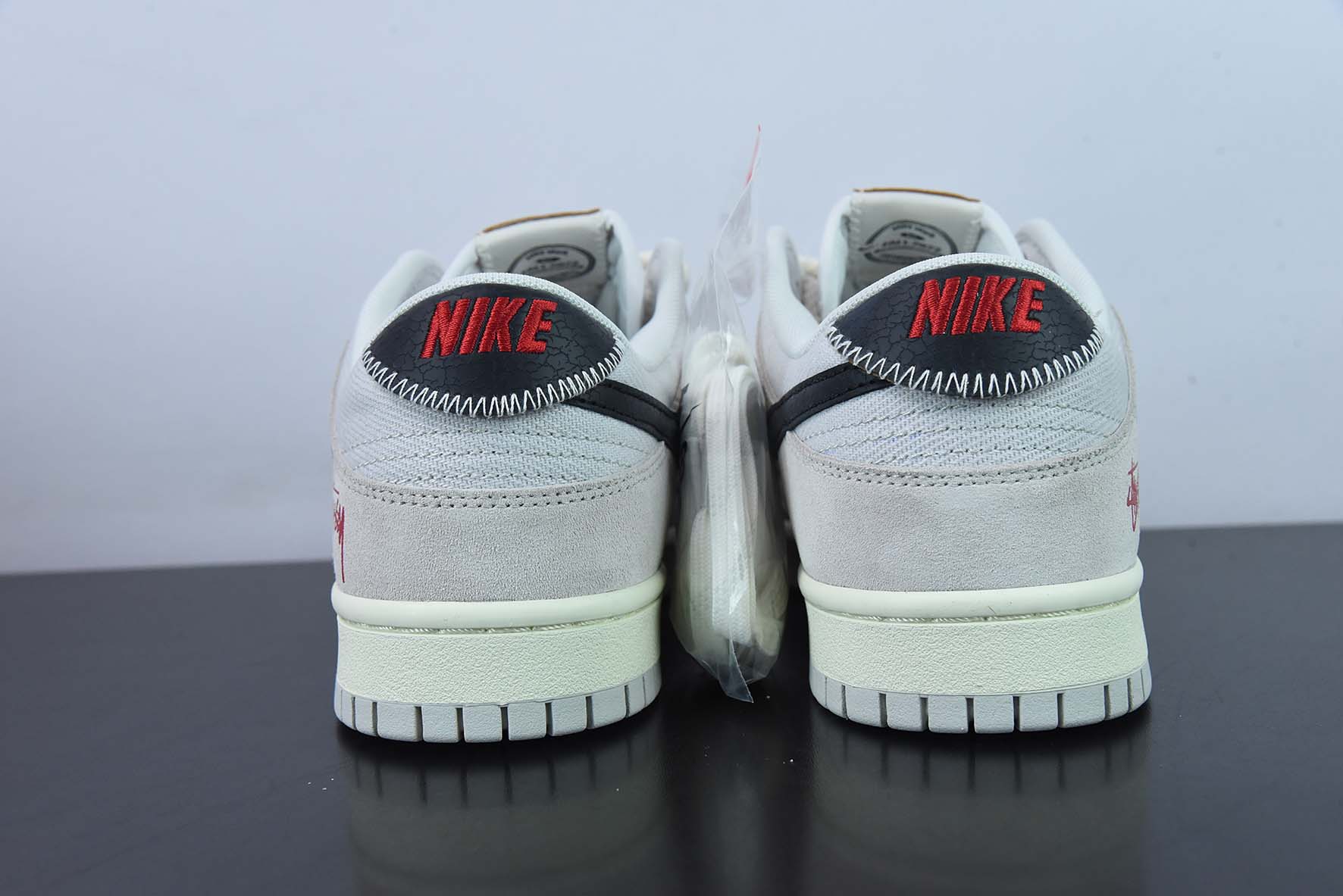 Stussy x Nk SB Dunk Low "Certified Fresh" 斯图西联名倒勾 SB扣篮系列低帮休闲运动滑板板鞋 DD9776-068