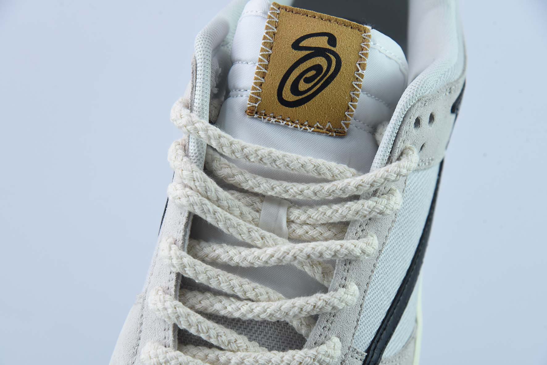 Stussy x Nk SB Dunk Low "Certified Fresh" 斯图西联名倒勾 SB扣篮系列低帮休闲运动滑板板鞋 DD9776-068