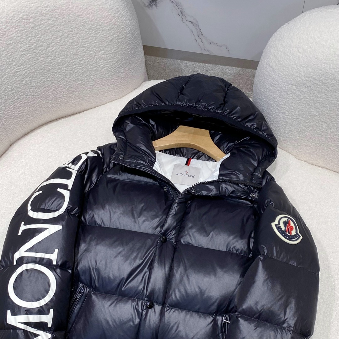 M*cler 蒙口(配防尘袋) 22Fw Dincer微漆面尼龙连帽羽绒服外套