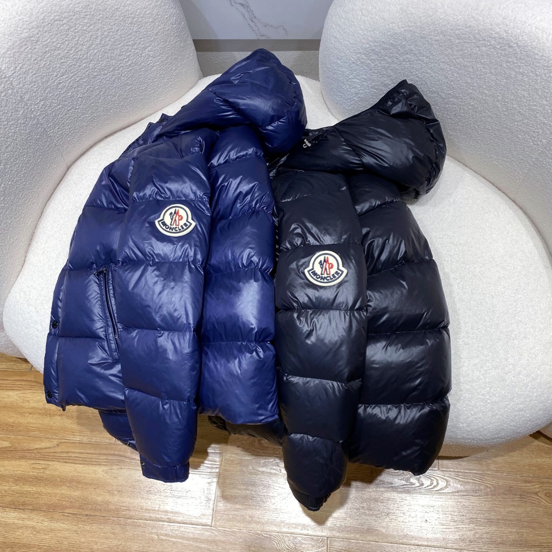 M*cler 蒙口(配防尘袋) 22Fw Dincer微漆面尼龙连帽羽绒服外套