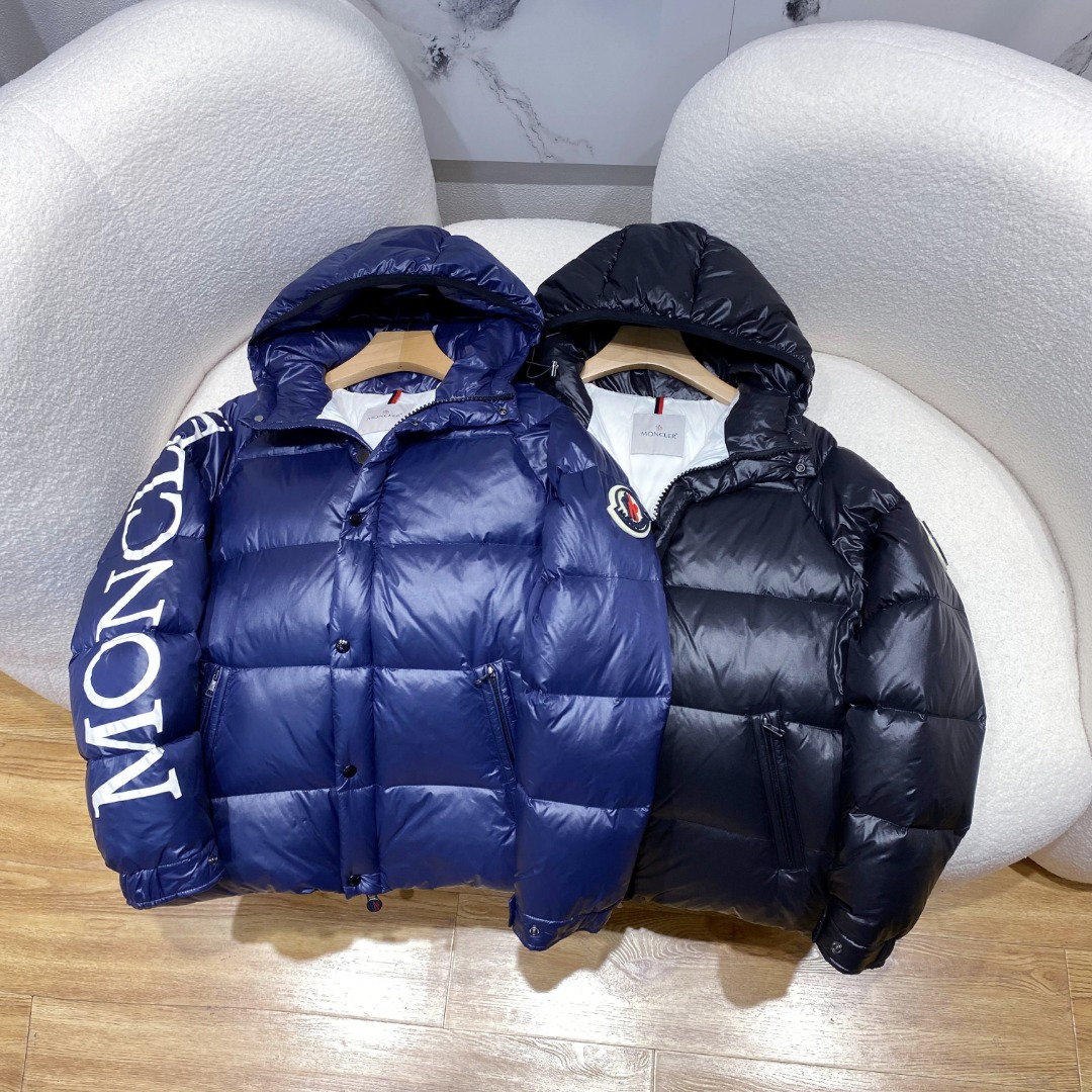 M*cler 蒙口(配防尘袋) 22Fw Dincer微漆面尼龙连帽羽绒服外套