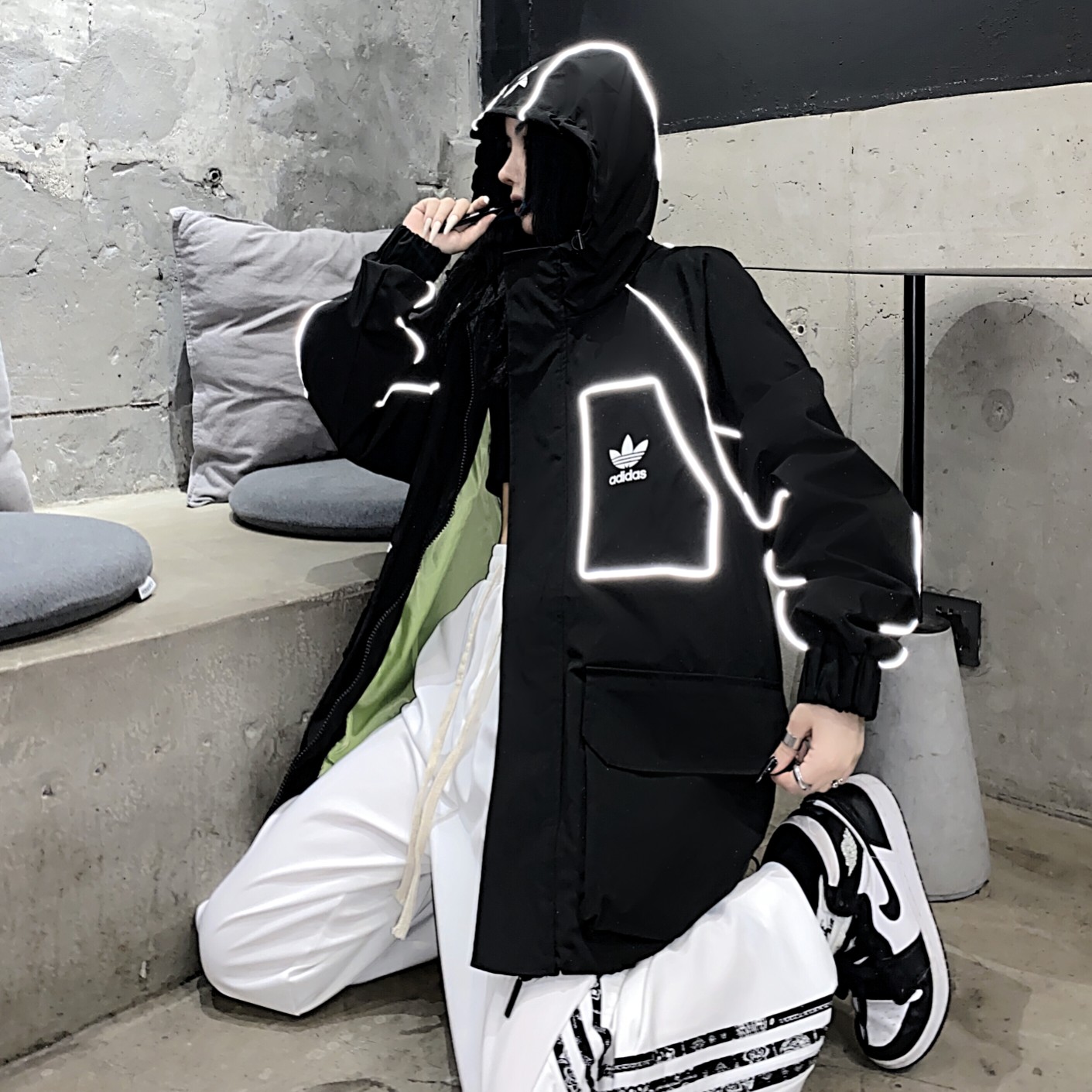 Adidas/阿迪达斯超火新款反光外套