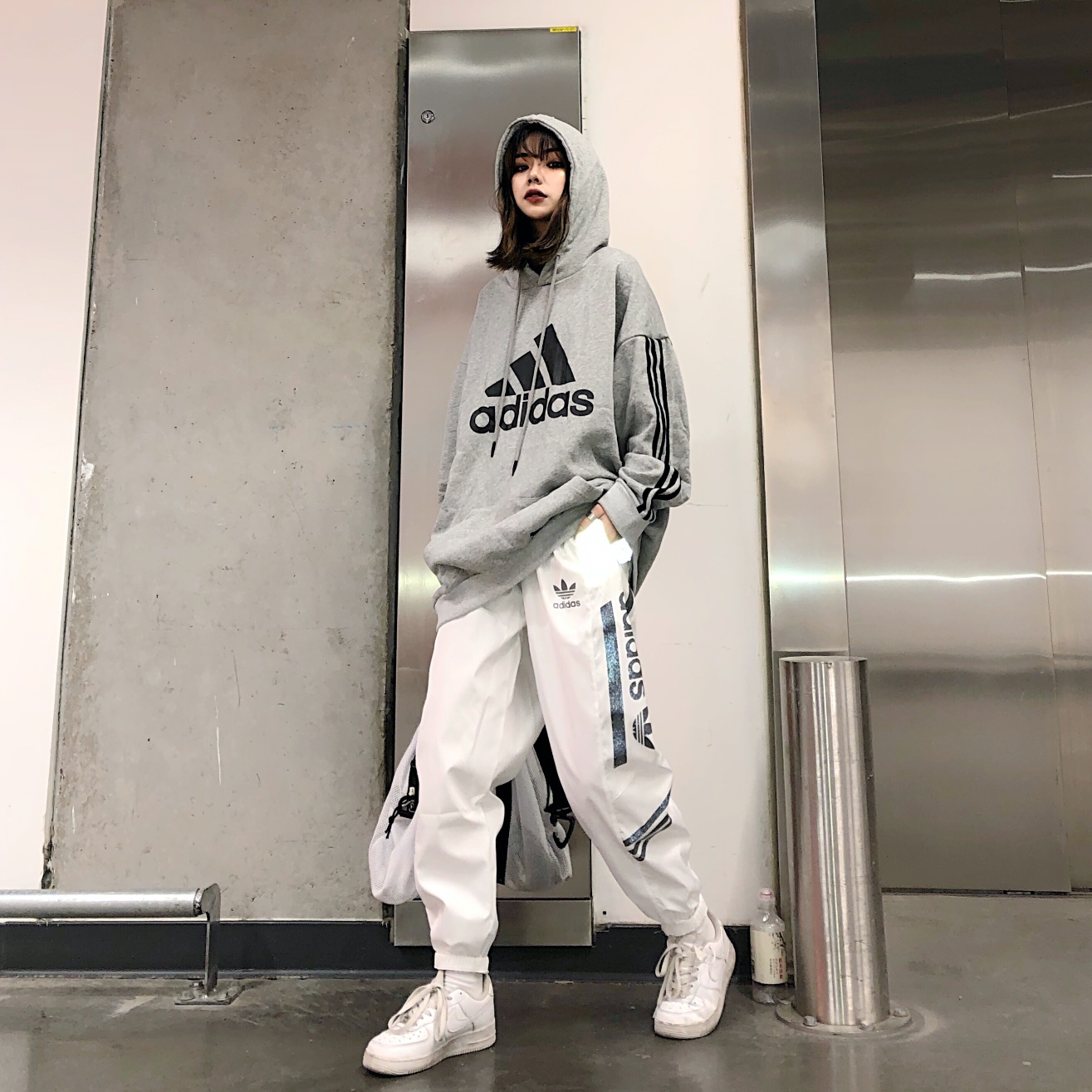 145 Adidas阿迪达斯三叶草 (反光logo)情侣款束脚收口裤