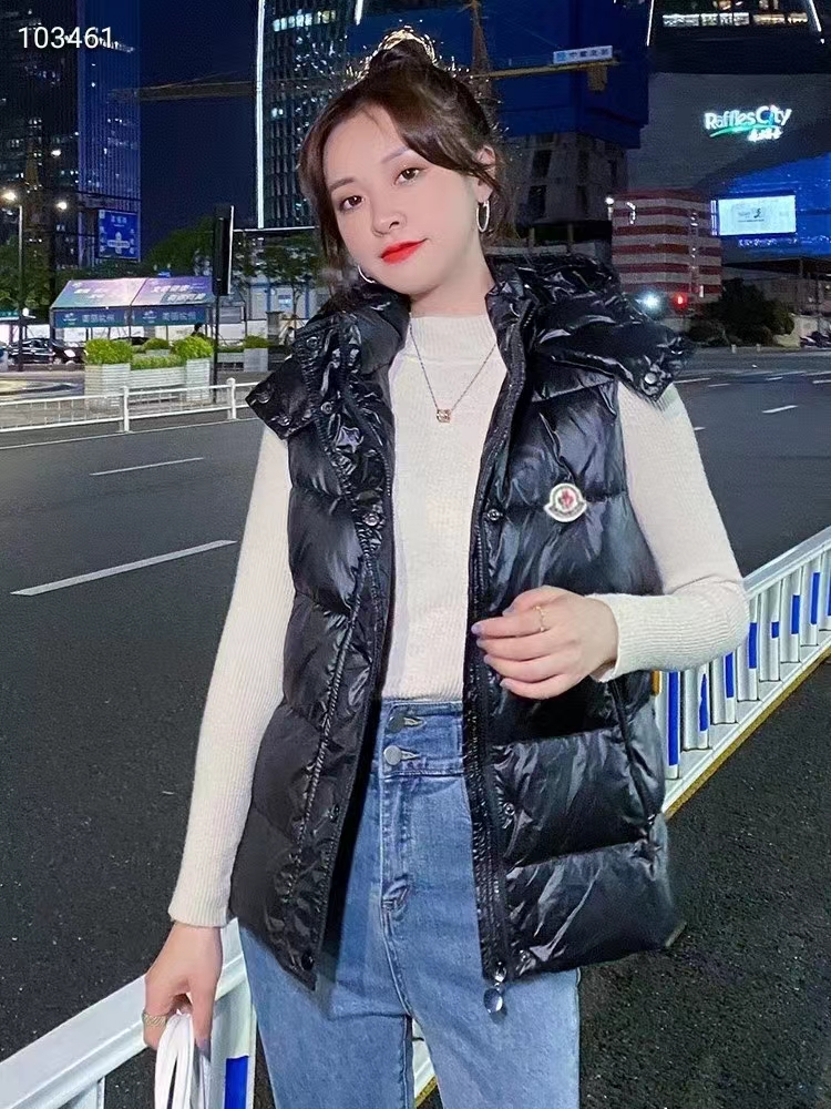 220 蒙口Moncler （羽绒服马甲）（帽子可拆） 蒙口在国际户外羽绒服业界中