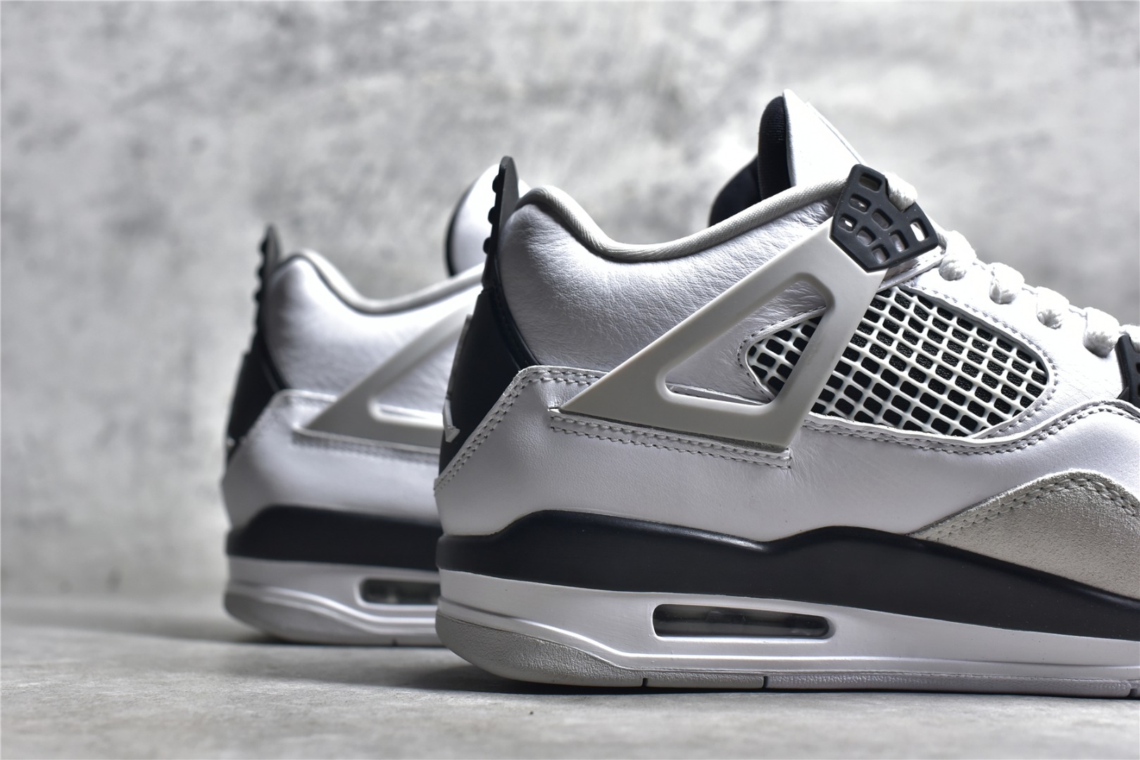 AJ4灰白黑尺码40-47.5总裁P