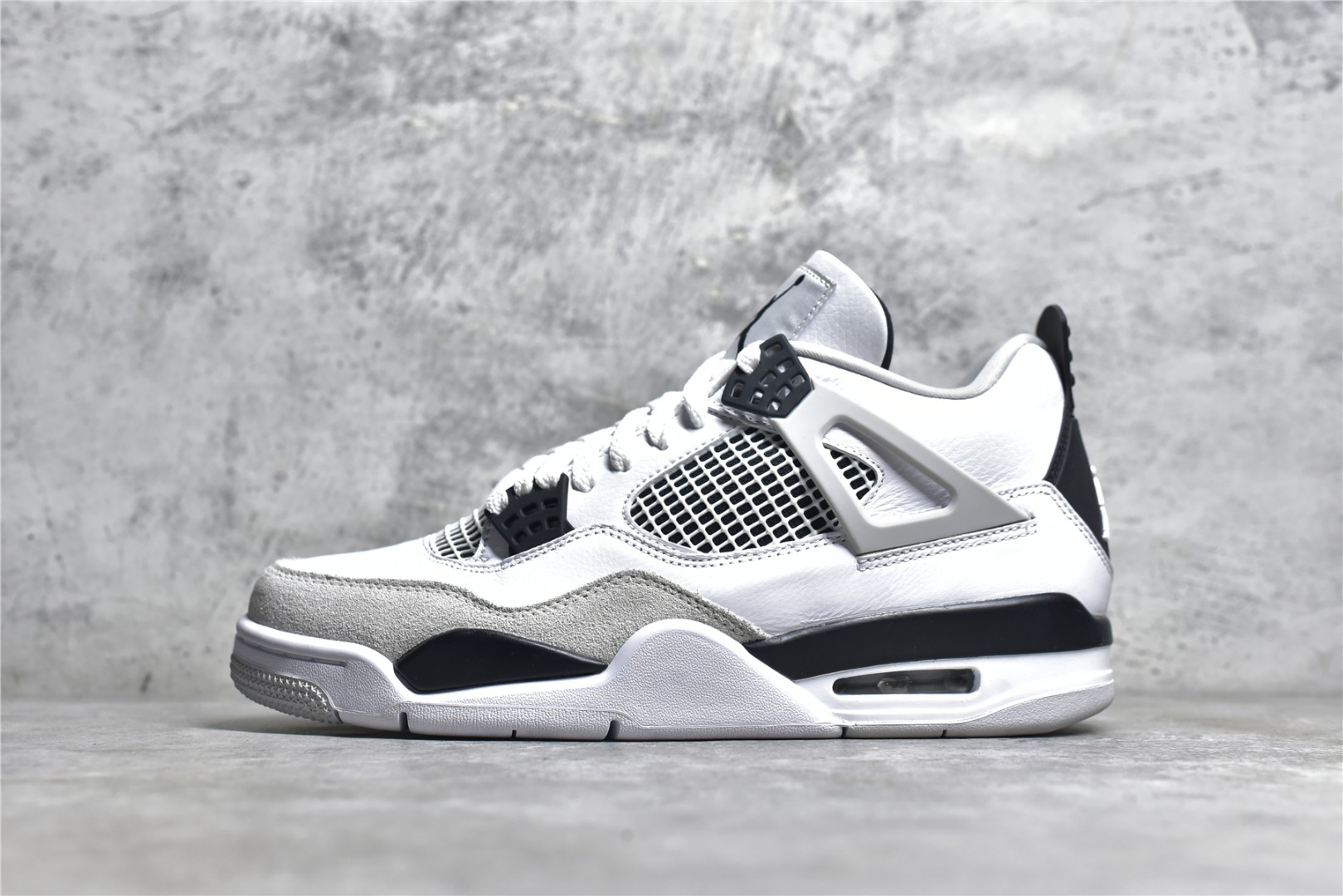 AJ4灰白黑尺码40-47.5总裁P