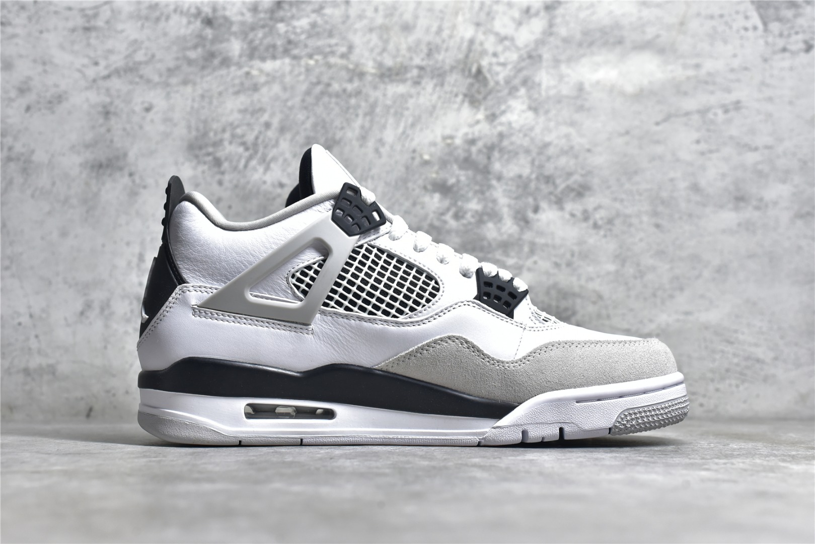 AJ4灰白黑尺码40-47.5总裁P