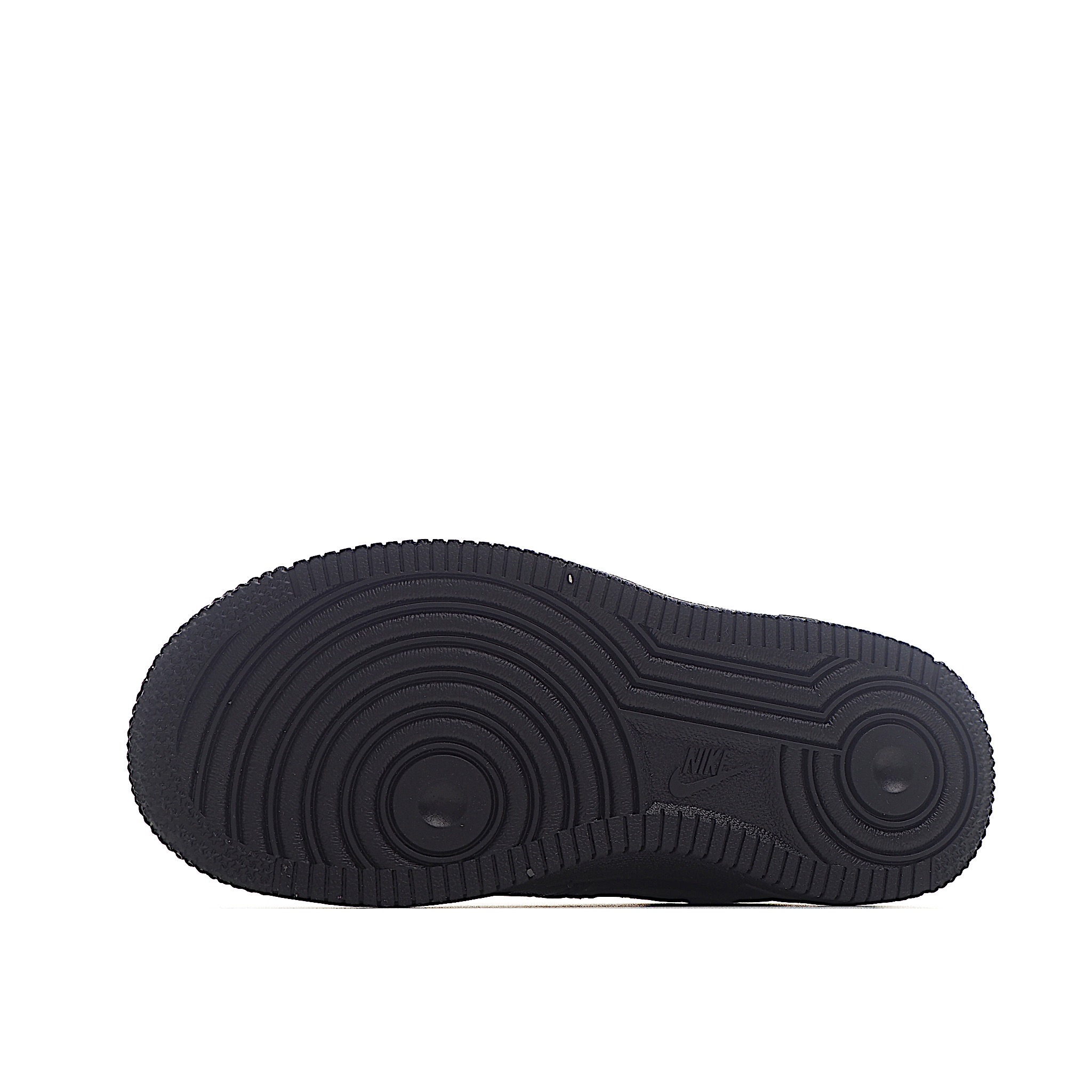 图片[6]-Nike Force 1 Low空军一号低帮儿童板鞋 Air Force 1于1982年推出，由Nike公 司的传奇设计师Bruce Kilgore设计，他摒弃了老旧的帆布鞋风格，突破性的使用内嵌式Air Sole气垫缓震系统，并将其与横跨复古与现代的外型结合，造就出风靡全球三十多年的Air Force 1,有了这个经典，您将获得耐用性，缓冲性和最佳的穿着舒适度。 货号：3004 尺码：22-37.5-选品中心