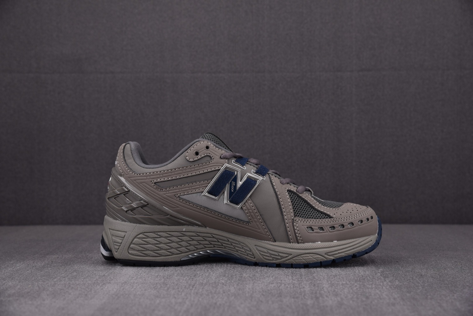 NB1906R灰色尺码36-45总裁R版出品-NewBalance1906R灰色M1906RBYZ010