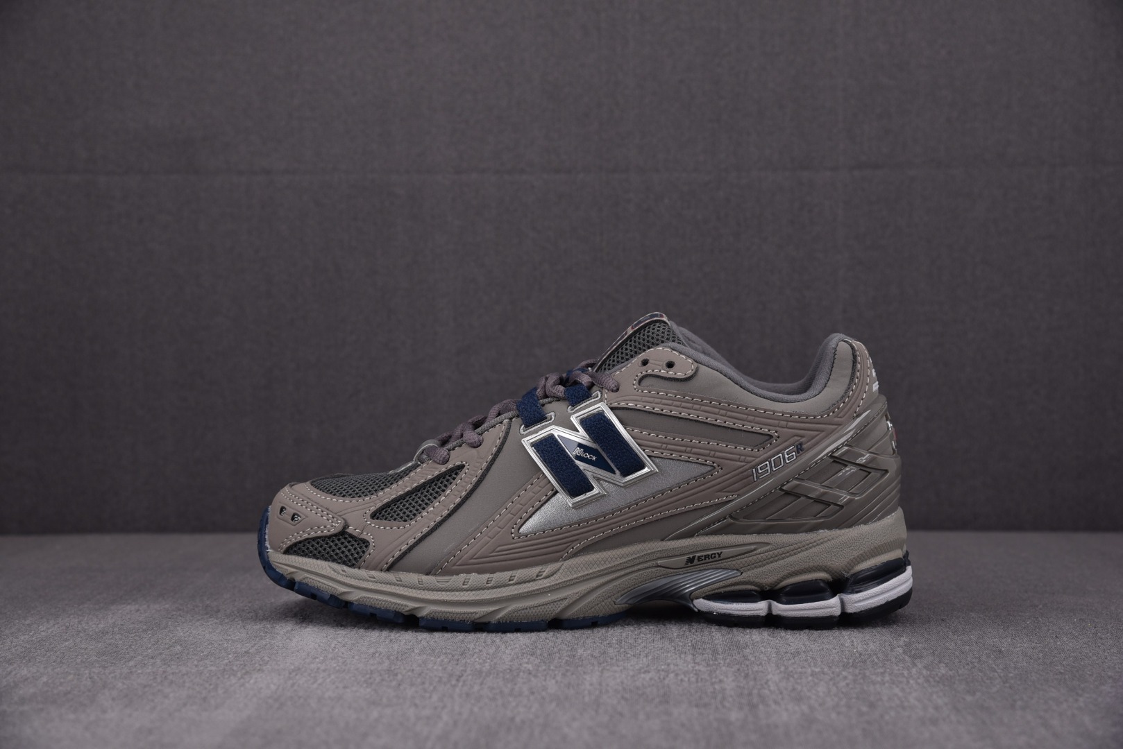 NB1906R灰色尺码36-45总裁R版出品-NewBalance1906R灰色M1906RBYZ010