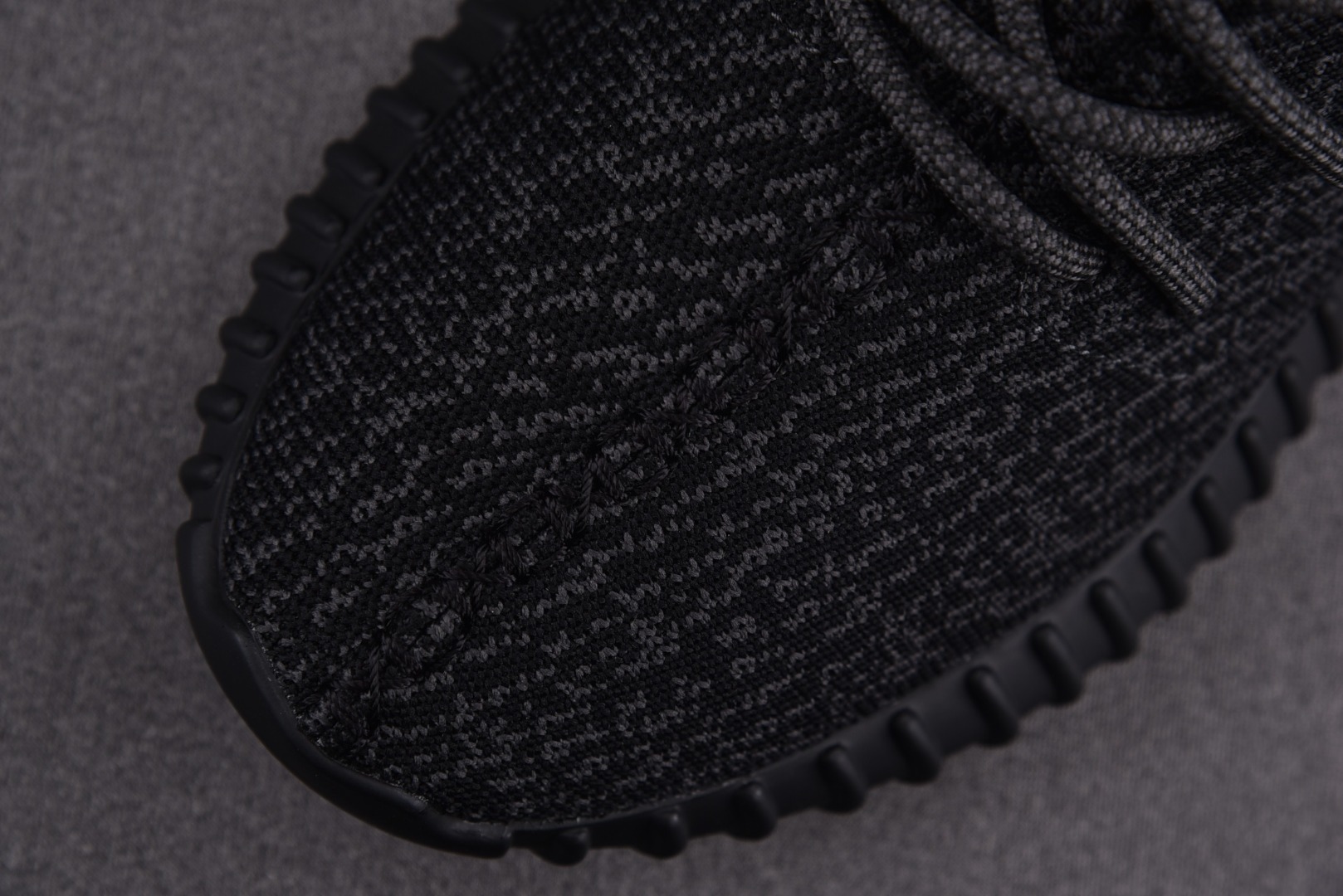 Yeezy350初代黑色尺码:36-